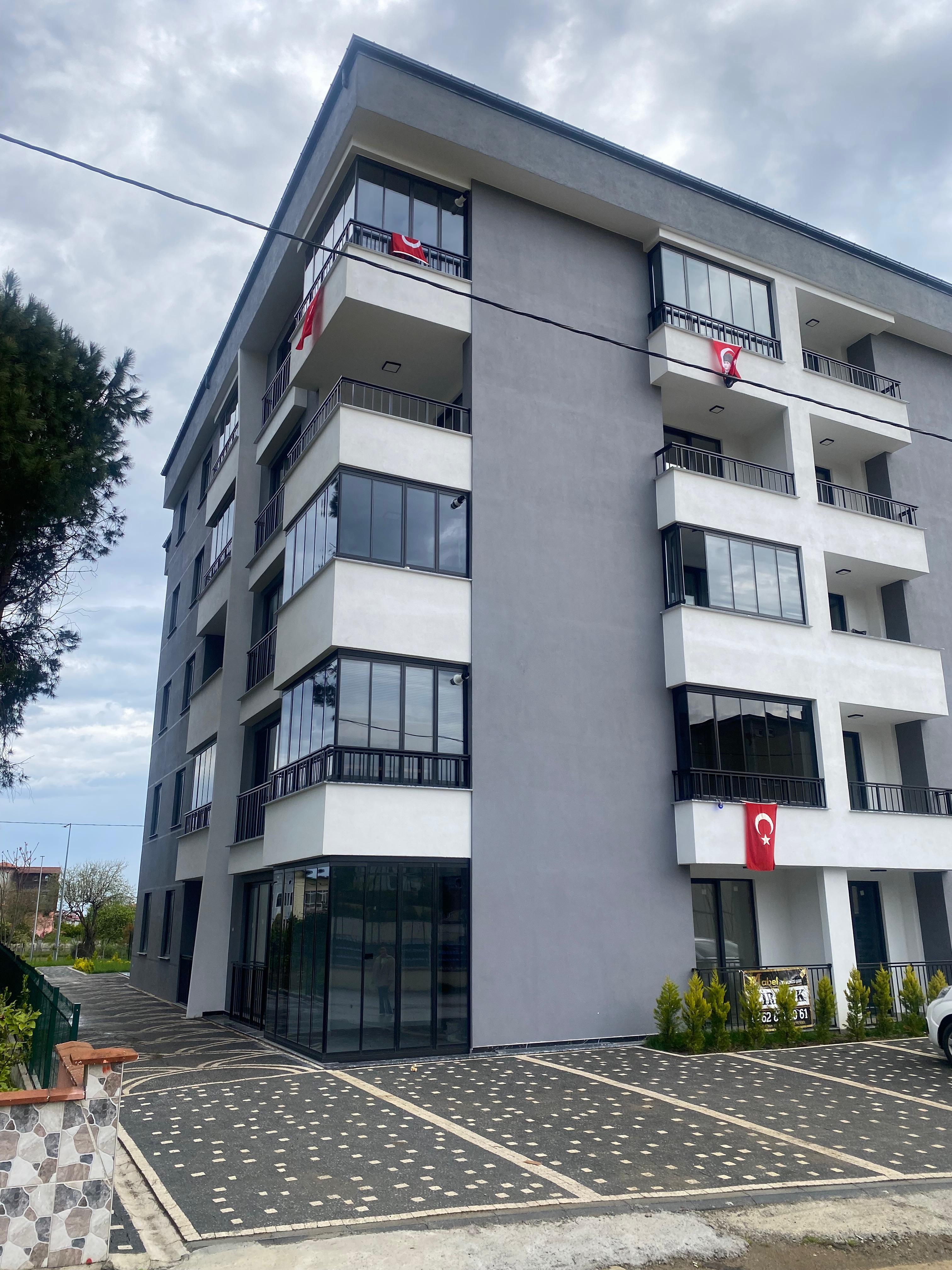 MABEL GAYRİMENKUL/ADACIK YAKAMOZ SİTESİNDE 1+1 SATILIK DAİRE